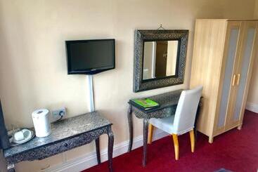 בית מלון כפרי Harefield Hall