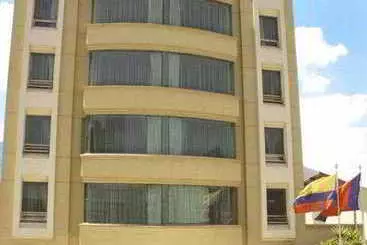 La Colina Suites Hotel