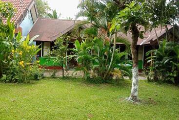 Pension Anouxa Riverview Guesthouse