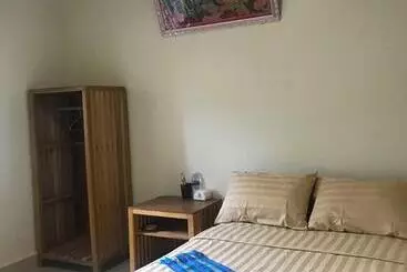 Pensione Manel Guesthouse And Restaurant