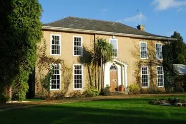 Norfolk House Bed And Breakfast