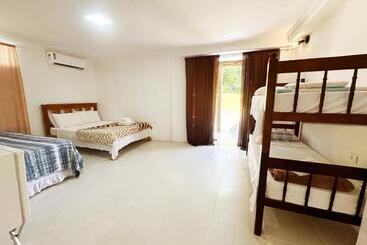 Herberg Pousada Sobre As Ondas De Picinguaba