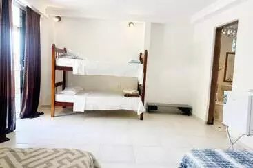 Hostal Pousada Sobre As Ondas De Picinguaba