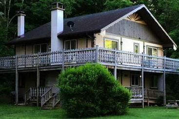 אתר נופש Slide Mountain Forest House