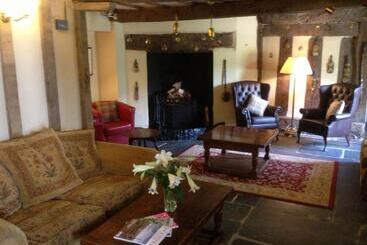 فندق صغير Brigands Inn