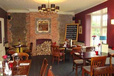 호스텔 The Feathers