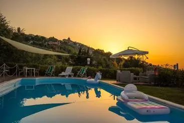 Casale Delle Rose B&b Fattoria