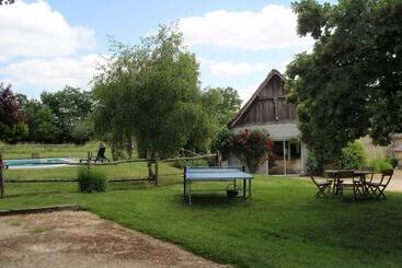 مبيت وإفطار Les Roberderies