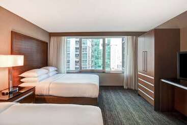 فندق Embassy Suites By Hilton Chicago Downtown Magnificent Mile