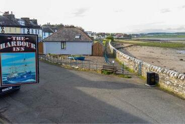 ユースホステル The Harbour Inn