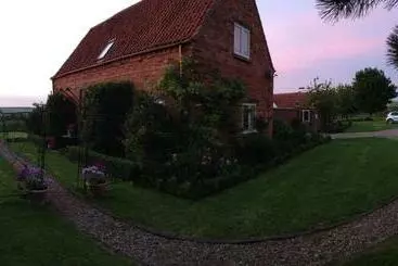 Bed and Breakfast Hunger Barn