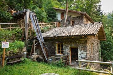 Hostel L Ost   Ostello Di Grumes