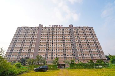 Auberge Hôtelière Collection O 1453 The Edge Apartment Cimahi By Kamarku