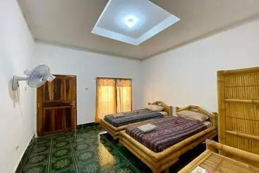 Aamiaismajoitus (B&B) Duyung Rooms & Resto Gerupuk