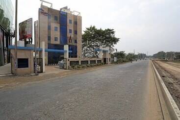 Hotel The Dolphin Palace By Oyo Rooms