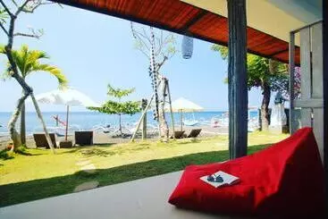 Pensione Valomia Beachfront