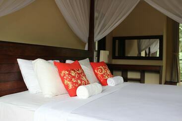 膳宿费 Manada Guesthouse