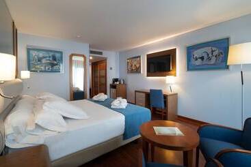 Отель Ms Maestranza Málaga