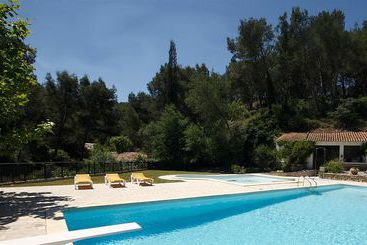 فندق Hôtel Le Robinson