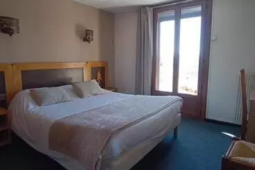 Llaret Hotel