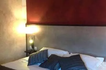 호텔 Logis Auberge A La Tete De Lard