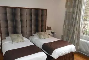 Hotel Logis   Hôtel Restaurant L Ecu De France