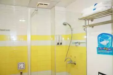Hotel 7 Days Inn Chongqing Kaixian Kaizhou Avenue Center Branch