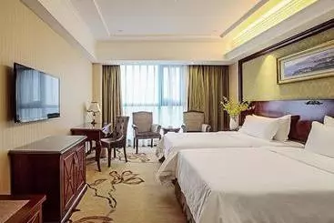 Vienna Hotel Changnan