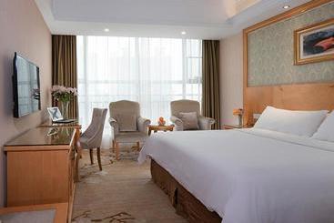 Vienna Hotel Yueyang Huarong Avenue