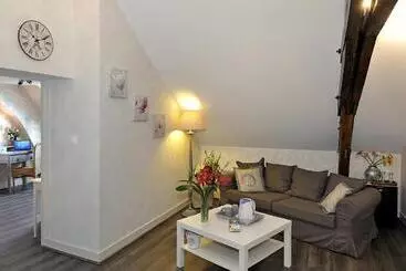 הוסטל Logis Hôtel Auberge De L Ecole