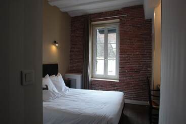 هتل Hostellerie De La Porte Bellon