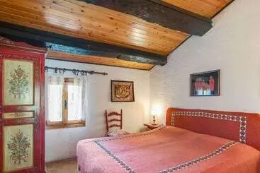 コテージ Cozy Detached House, Wide Garden, Wifi