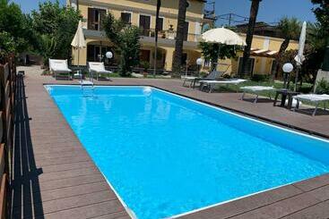 تختخواب و صبحانه Villa Lucia