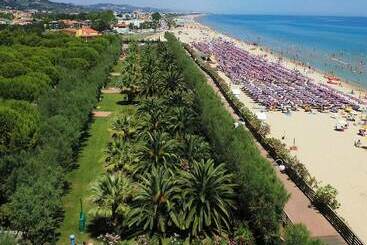 בית מלון כפרי Victoria Mobilehome Tortoreto Lido