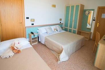 Отель Excelsior