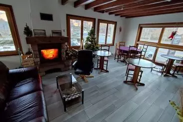 ホテル Logis Auberge De La Poirie