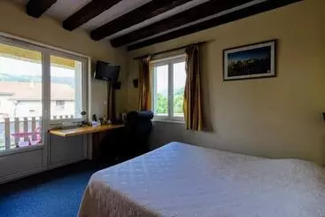 Logis Hotel Restaurant Auberge Les Rives De L Arzon