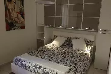 تختخواب و صبحانه Casa Dell Artista 1