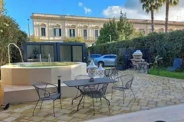 Bed and Breakfast Dimora Charleston Lecce Parcheggio Privato In Loco Gratis