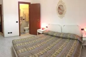 Pensione Top Suit Uno   Guest House