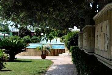 פונדק Hermitage Capua