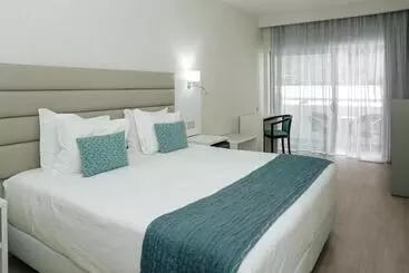 ホテル Carvi Beach