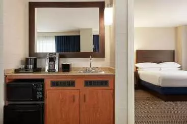Otel Embassy Suites  Boston Logan Airport