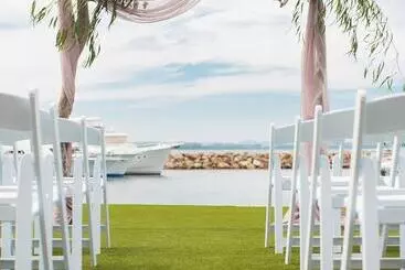 Отель Anchorage Port Stephens