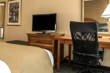 בית מלון כפרי Quality Inn