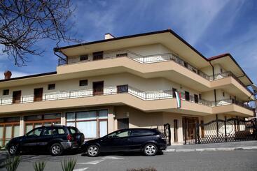 Panzió Ravda Bay Guest House