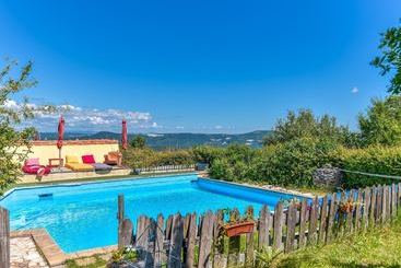 Provincial Cottage In Provence With Swimming Pool
