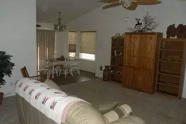 Mökkimajoitus The Cozy Cabin Lapine