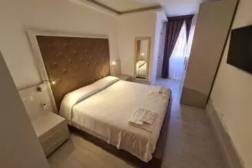 هتل Isola Nel Parco Villas & Rooms