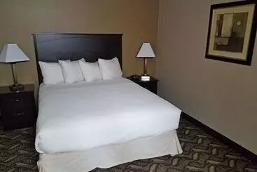 Отель Americas Best Value Inn And Suites Bismarck